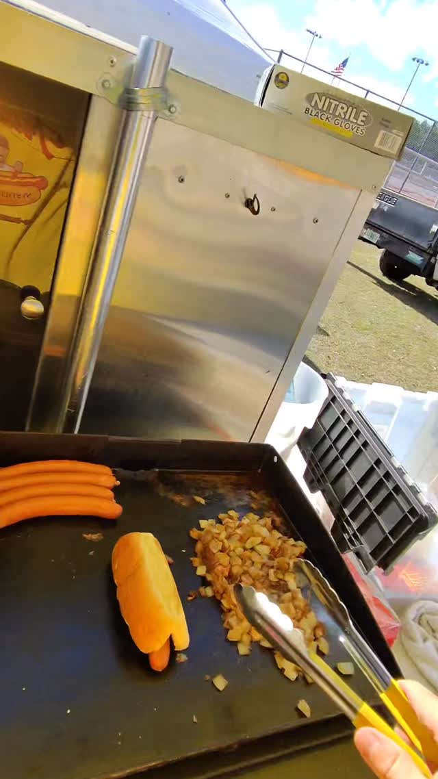 We try to be a little bit everywhere. Sunny and 75 in January.
#hotdogs
#veteranowned
#entrepreneurship