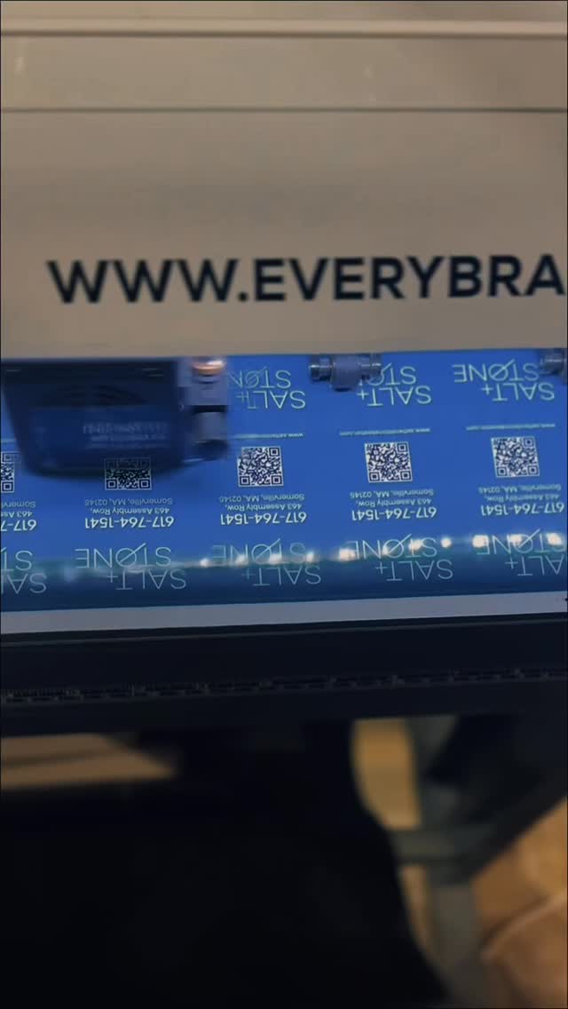 ✨ ¡Feliz Año Nuevo! ✨
Agradecemos de corazón a todos nuestros clientes fieles del 2025 por confiar en nosotros.
El 2026 llega recargado de creatividad, buenos diseños y grandes proyectos 🚀
Nuestros servicios:
🖨️ Prints
👕 Uniformes bordados y estampados
🧢 Gorras personalizadas
🎨 Diseño de marca
💻 Página web
💼 Business cards
📄 Flyers
🏷️ Stickers
🚗 Car lettering & car wrap
Todo lo que necesitas para que tu marca crezca y destaque este 2026.
📩 Escríbenos y hagamos realidad tus ideas.
