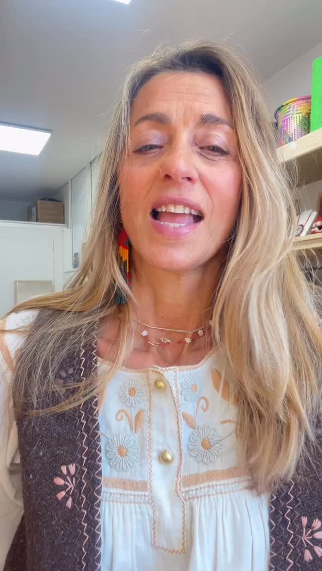 By Elote vous souhaite une merveilleuse année 2026 riche en échanges, avec une conscience éthique renforcée pour une vie plus saine et authentique. 🩷🩷🩷
#ethique #faitmain #pieceunique #arttextile #mexique