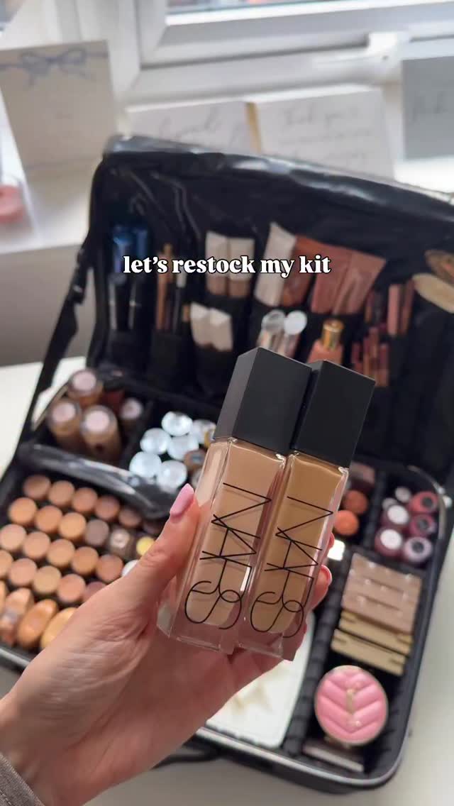 Prepping the kit ahead of bridal previews starting back up next week - spot any of your faves? 👀
Excited to meet more of my 2026 brides this month ✨
#londonmakeupartist #hertfordshiremakeupartist #bridalmua #makeupartistkit #promuakit
Pro MUA kit tour
What’s in my makeup artist kit
MUA kit organisation
London bridal makeup artist