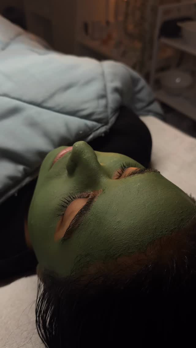 Calm, hydrate, and glow 🍃
Our Green Tea Facial is designed to soothe stressed skin, reduce redness, and restore balance using the antioxidant power of green tea. This treatment helps fight free-radical damage, calm inflammation, and deeply hydrate while improving overall skin tone and texture.
Perfect for sensitive, acne-prone, or dull skin, the Green Tea Facial leaves your complexion refreshed, nourished, and visibly brighter after just one session. A gentle yet effective reset for healthy, radiant skin ✨
#GreenTeaFacial #AntioxidantFacial #CalmingFacial #HydratingFacial #SensitiveSkinCare AcneSafeFacial SkinSoothing GlowTreatment ProfessionalSkinCare HealthySkin