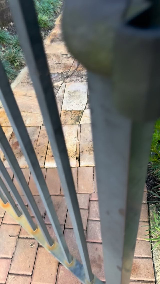 #beforeandafter #softwashing #pressurewashing #tnacleans #pressurecleaning call today for a free estimate 3053189961 www.tnacleans.com