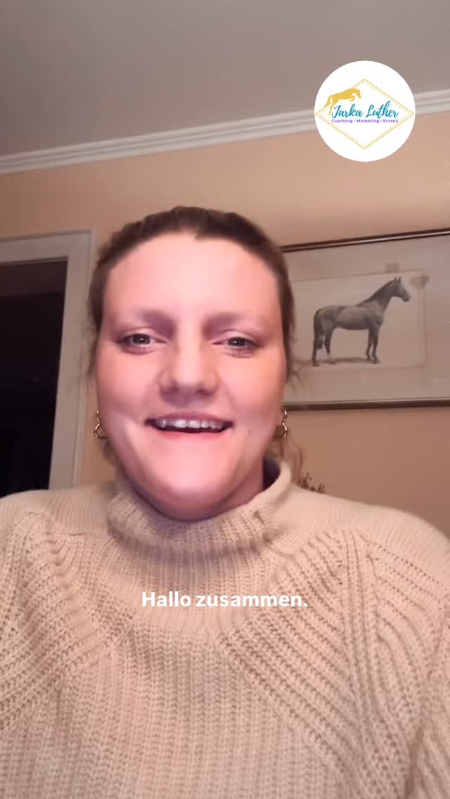 Manchmal ist nicht der Moment selbst das Schwierige,
sondern das Gefühl, beobachtet und bewertet zu werden.
In diesem Reel geht es genau um solche Situationen –
und darum, wie du trotz Blicke, Gestik und innerem Druck bei dir bleiben kannst.
Ich bin Jarka, Mentalcoach im Pferdesport & im Alltag.
Hier teile ich ehrliche Gedanken und kleine mentale Tools für herausfordernde Momente.
Alles Wichtige zu dieser Coaching-Karte findest du im Reel 🎥
Kennst du solche Momente?
#mentalcoaching
#mentalestraining
#leistungsdruck
#sichtbarkeit
#pferdesport
persönlichkeitsentwicklung
selbstführung
