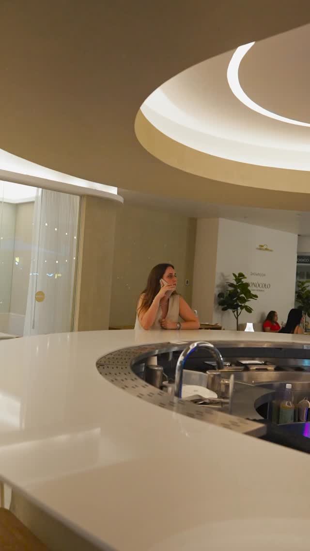 La luz de la tarde tiene un ritmo diferente en @monocolo_cafe ✨
Una pausa necesaria en Punto Sao Paulo para ver cómo el día se transforma, disfrutar del entorno y simplemente estar. 🍸
#puntosaopaulo #monocolo #drinks