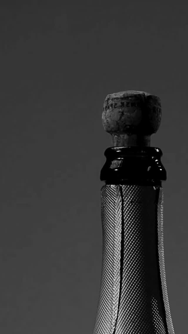 ✨ Fizzy Fridays at the Old Dunnings ✨
Every Friday, unwind by the fire and share a bottle with friends 🍾
Enjoy a large bottle of Prosecco for just £20 — the perfect way to start the weekend.
📍 Cozy vibes
🔥 Warm fire
🥂 Great company
Please drink responsibly.
#drinksoffer #eastgrinstead #sussex #pub #publife