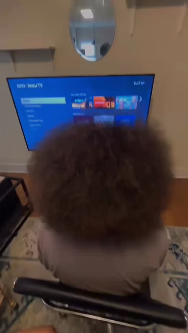 One way or another I’m going to convince my daughter @itss._necy to come work with me once a month and on school breaks. Who says you can’t be an Attorney and a Hair Artist too?! The sky is the limit but only if you’re scared to fly. Are you ready to sit in OUR chair? LOL #BraidedbyNecy #mommydaughterduo #OctoberRayn