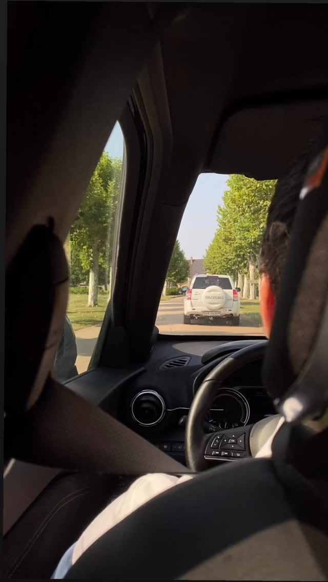 Un petit retour en images sur 2025. J’ai eu la chance d’immortaliser 23 mariages, 23 histoires : des centaines de sourires, de larmes de joie et d’instants hors du temps. Merci pour votre confiance. Je vous souhaite à tous une très belle année 2026.
De mon côté, j’ai déjà hâte de la saison à venir 📸
#photographedemariage #photographedemariagelyon #mariagelyon #mariagebeaujolais #photographedemariagefrance #frenchweddingphotographer #weddinginfrance #mariage2026 #mariagebourgogne #mariageauchateau #mariageromantique #mariageelegant #mariageauthentique #bonneannée #documentaryweddingphotographer #storytellingwedding #fineartwedding #luxurywedding #weddinginspiration #inspirationmariage