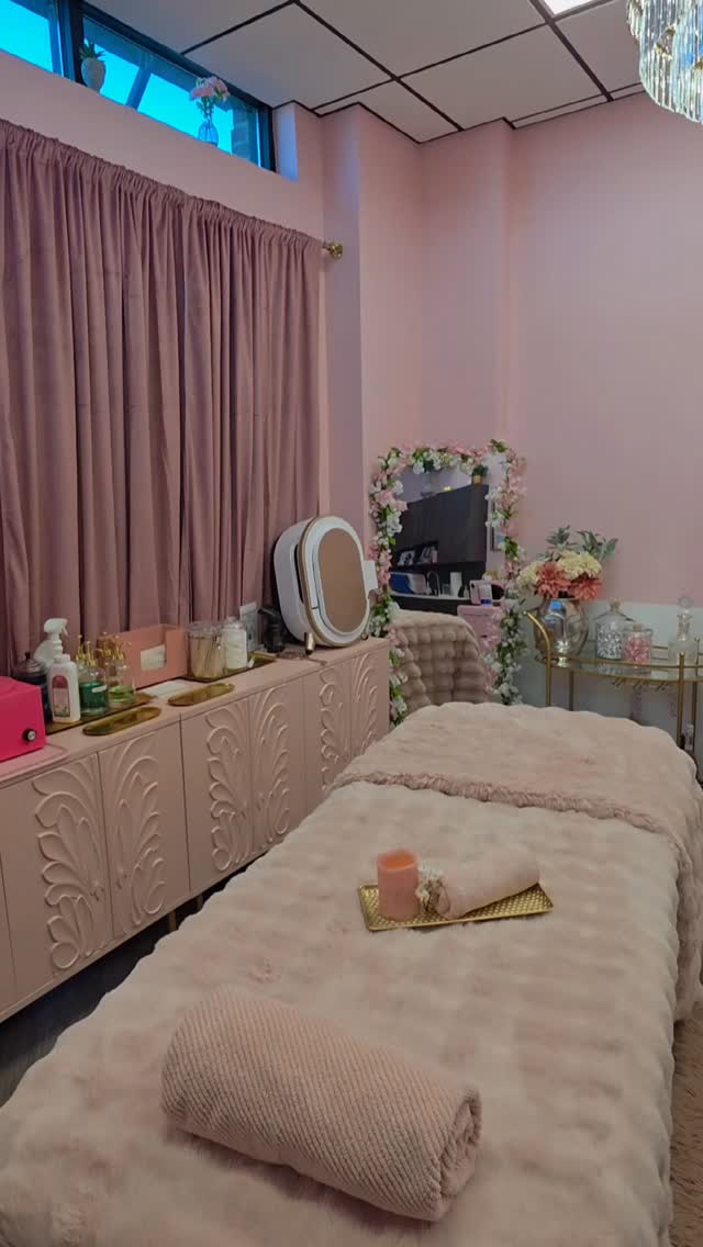 Your luxury skincare experience awaits at our new location. Book your experience now Link in bio
#LuxuryEsthetics
#LuxurySkincareExperience
#ElevatedSelfCare
#SoftLuxeSkin
#ModernEsthetics
CuratedSkincare
NextLevelSkincare
HighEndEsthetics
SkinButMakeItLuxury
SpaExperienceRedefined
LicensedEsthetician
BoardCertifiedEsthetician
ProfessionalSkincare
EstheticsExpert
SkinCareSpecialist
AdvancedSkincare
ConcordNC
ConcordNorthCarolina
ConcordNCBusiness
ConcordNCSpa
CabarrusCounty
MySalonSuitesConcord
CharlotteEsthetician
CharlotteSpa
CLTSkincare