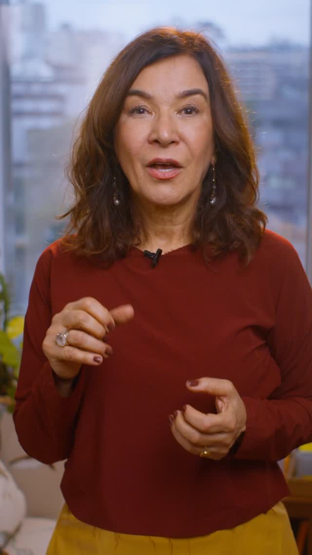 🎤 Você está falando no tom de voz certo?
Nem muito grave, nem muito agudo.
Quando o tom não está ajustado, a mensagem se perde — mesmo quando o conteúdo é bom.
O tom de voz influencia:
✔️ Clareza
✔️ Credibilidade
✔️ Conexão com quem escuta
Em março, vou aprofundar esse e outros aspectos da comunicação no meu curso sobre voz e comunicação.
Se você quer se expressar melhor e ser realmente ouvido(a), fica de olho 👀
👉 Me conta nos comentários: você já pensou no seu tom de voz ao falar? #comunicaçãocompetente #voz #fala #oratória #tomdevoz