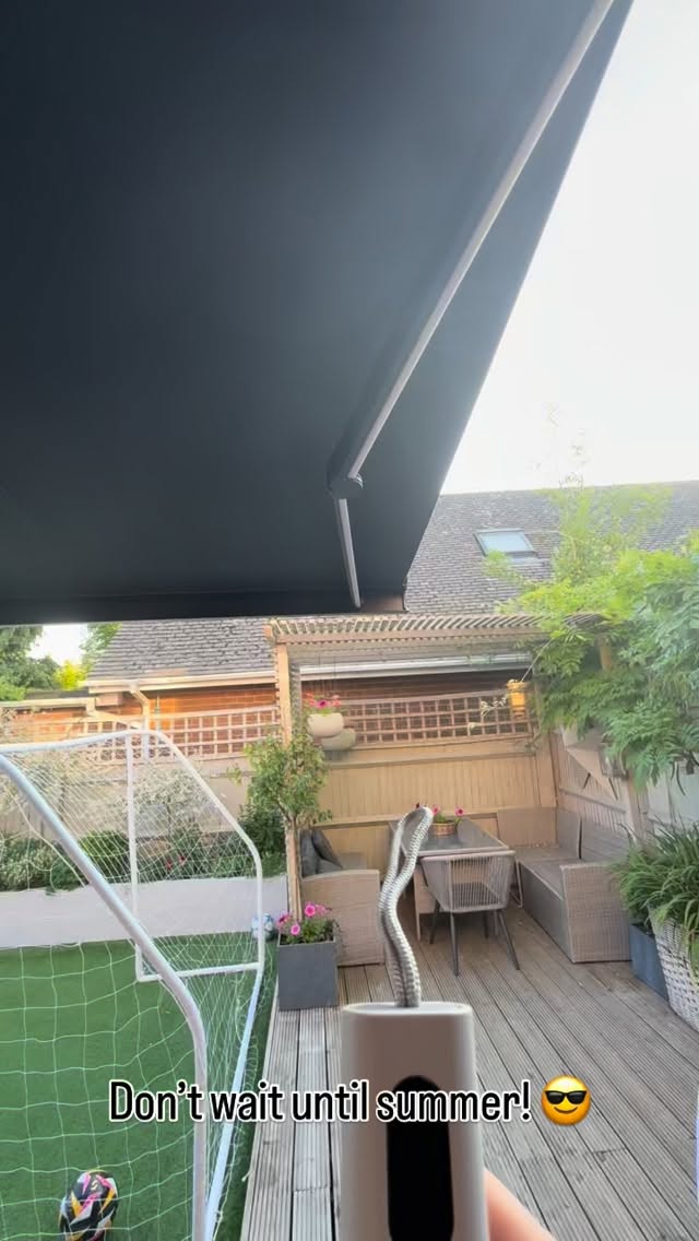Don’t wait until summer to get your awning at peak season, beat the crowd and plan ahead! #awning #electricawning #summerready #blindskent #blindssussex