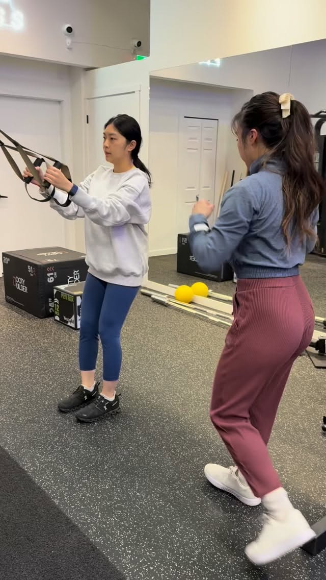 Pre & Postnatal Training at GiR 💛
Strong before. Supported during. Rebuilt after.
✔️ Certified pre/postnatal coach — 10+ years
✔️ Training that adapts with your changing body
✔️ Focus on strength, mobility, breath, intentional movements and core connection
✔️ Supportive of fetal growth, birth prep, and postpartum recovery
Pregnancy isn’t a pause button — it’s a recalibration.
We modify intelligently as your body evolves, protect what matters most, and help you feel confident, capable, and connected every step of the way.
From first trimester to post-birth rebuild, you’re not guessing — you’re guided.
📍 GiR Fitness
🤍 Train with confidence. Move with intention.
(Because growing a human is elite-level training.)