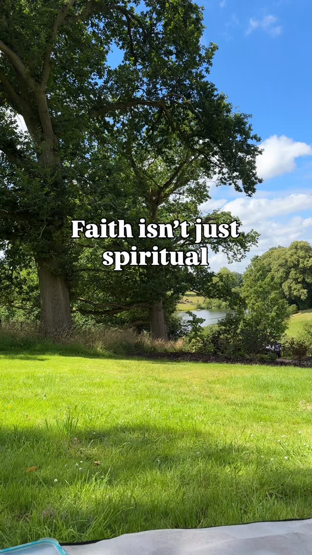 Faith isn’t just spiritual — it’s deeply physiological.
When faith shapes the mind, the body follows.
When we pray with gratitude, something powerful happens in the nervous system.
Gratitude gently shifts the body out of fight-or-flight and into safety.
Anxiety softens.
Racing thoughts slow.
The body begins to exhale.
Faith invites us to release what we were never meant to carry alone.
And when the mind finds peace, the body is finally given the space it needs to heal. 🤍
“Do not be anxious about anything, but in every situation, by prayer and thanksgiving, present your requests to God.”
— Philippians 4:6
This is one of the most overlooked foundations of true health:
✨ a calm mind
✨ a guarded heart
✨ trust replacing fear
You don’t have to strive your way into wellness.
Sometimes healing begins with gratitude — and trusting something bigger than ourselves. 🙏
#FaithAndHealth
#NervousSystemHealing
#ChristianWellness
#HolisticHealthJourney
#MindBodyConnection