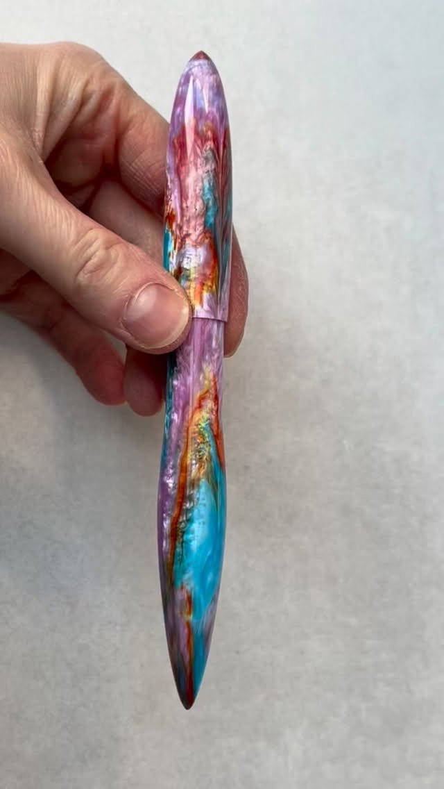 Fresh materials from @carolinapencompany for the first pen drop of 2026.
These beauties will be up on the website on Wednesday 7th Jan at 8pm UK time.
You’ll have survived at least 3 days back at work by then and be ready for a treat!
#blackrobinpens #blackrobinophelia #pensforsale #penmaker #fountainpencollector