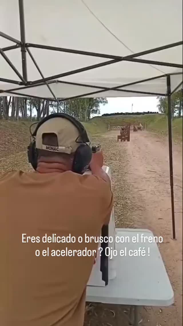 El disparador al final es un elemento crucial cuando queremos ser precisos , una similitud con la conducción de un vehículo y la acción del chófer sobre sus comandos. Al final cada acción provoca un movimiento !