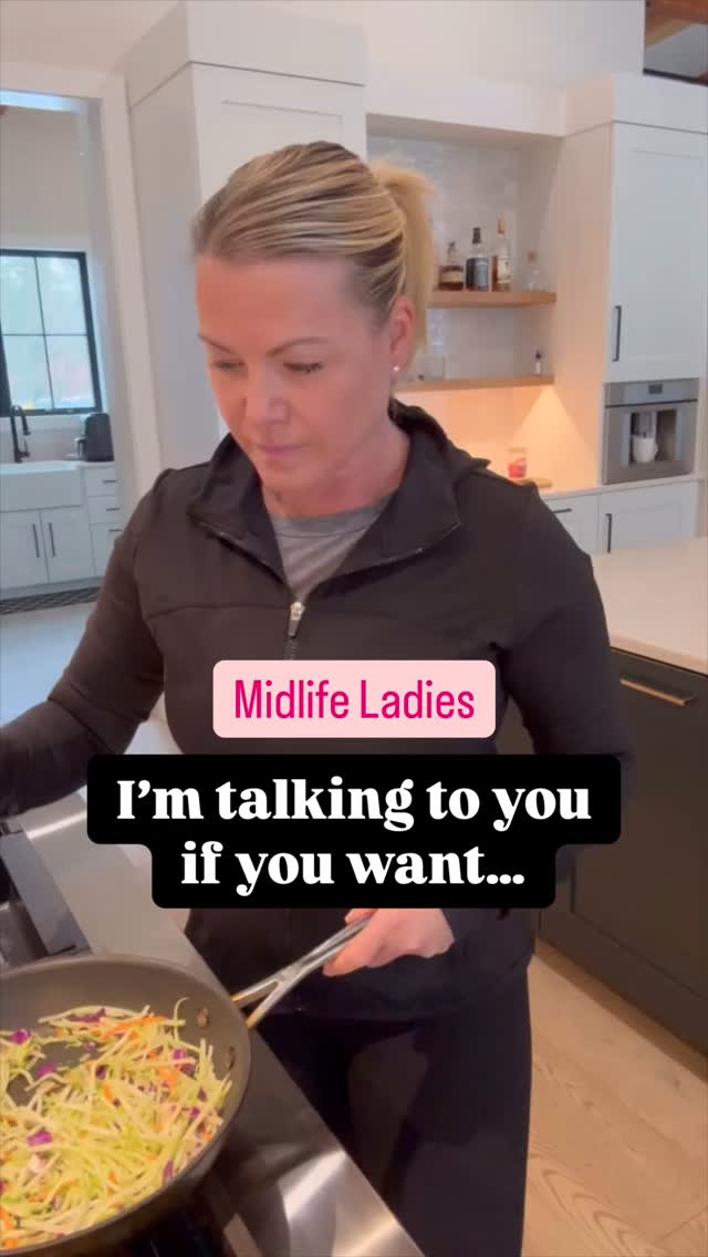 Busy. Midlife. Ready to feel better without extremes.
If this sounds like you — you’re in the right place 🤍
Last Call for January 5th Challange! Doors close tonight at midnight.
✨ Link in bio to join or comment READY