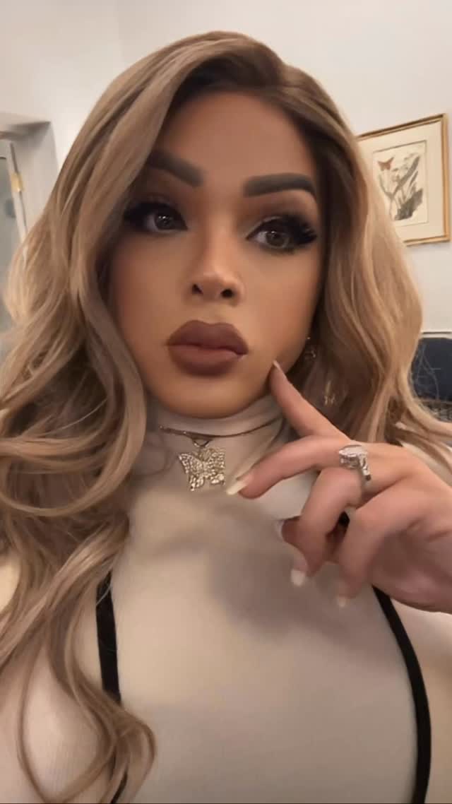 Check me out at Ladylofton.com