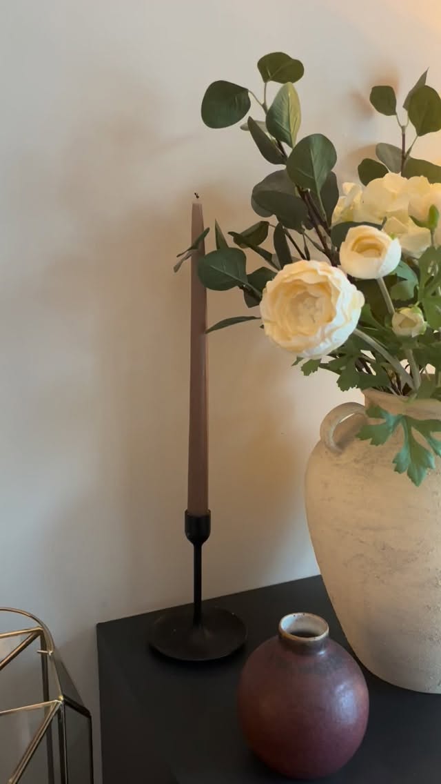 January is not about starting again.
It is about refining what is already there.
In 2026, interior design is moving towards warmer, calmer and more lived-in spaces. Think layered textures, rich neutrals, softer lighting and homes designed to support how you actually live, not just how they look.
A January interior refresh does not need to be dramatic. Small, thoughtful changes can transform how a space feels for the year ahead.
If you are ready to create a home that feels more considered, comfortable and quietly luxurious, now is the perfect time to start.
To read more visit the blog link in my bio 🤍
#Homereset #Januaryreset #InteriorInspo #CalmInteriors #InteriorTrends