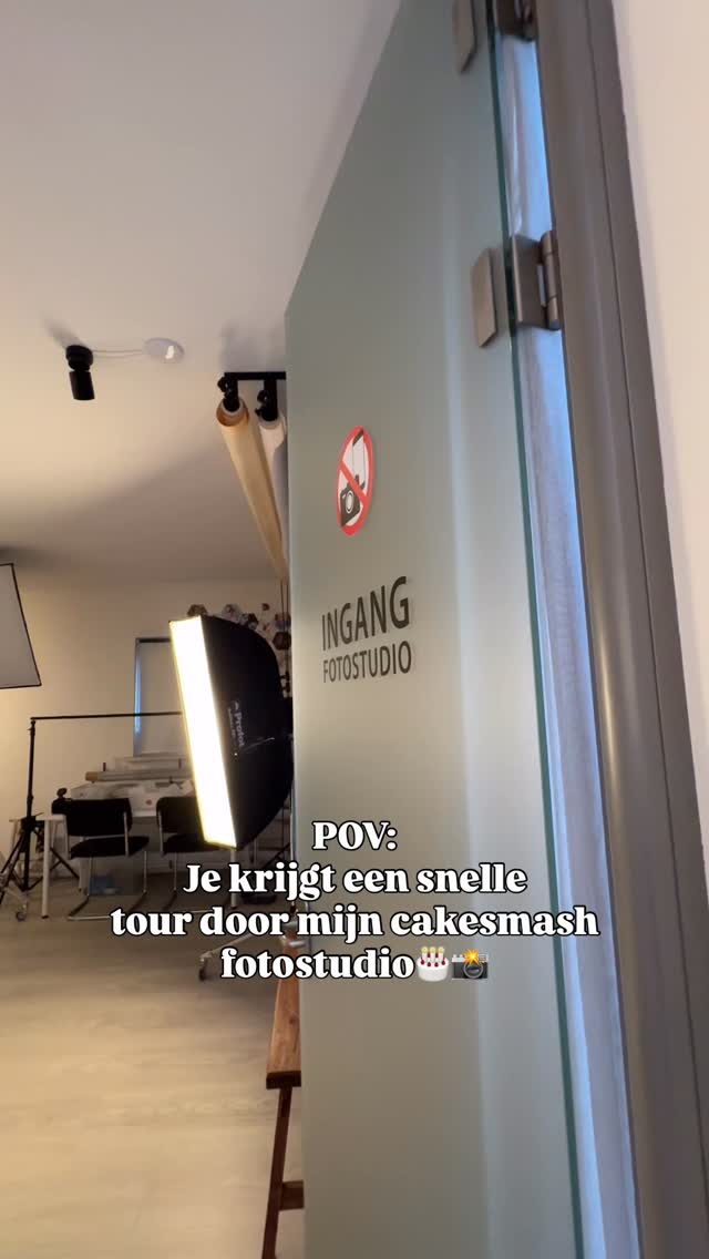 Neem een 👀 in mijn cakesmash studio!🎉🎂✨
#cakesmash #cakesmashfotoshoot #eersteverjaardag #cakesmashfotograaf #cakesmashfotografie