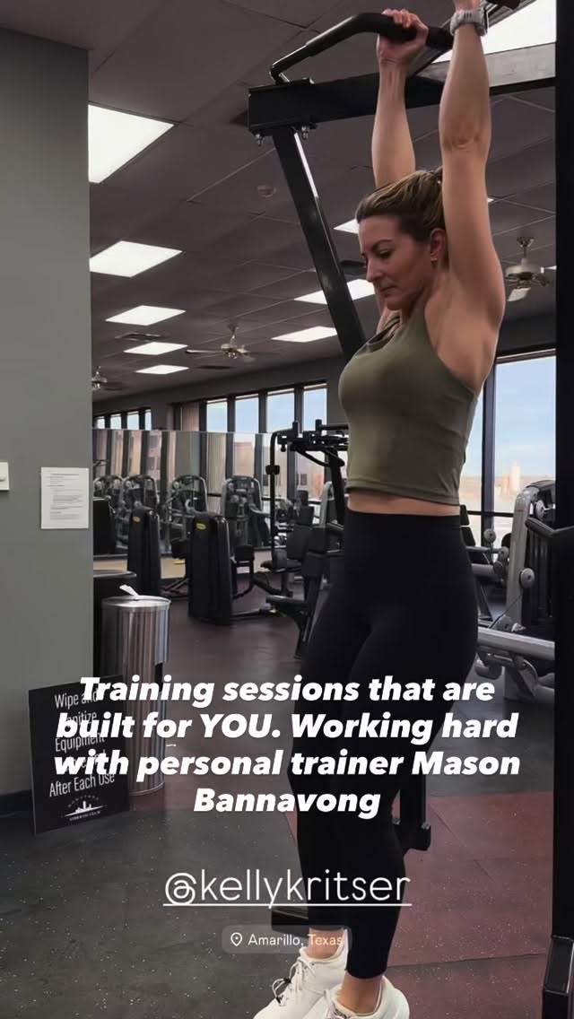 Putting in the work with @teamso1training 💪🏼
Personal Training that is built around you! Contact us to get started with personal training at the Downtown Athletic Club