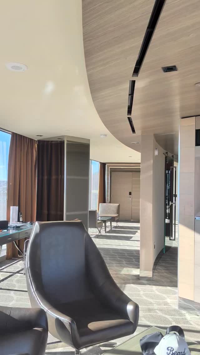 Book the flight... Book the room with the view... You won't regret it! Flat Suite at @mresortspacasino
#viewsfordays #LasVegas #stripview