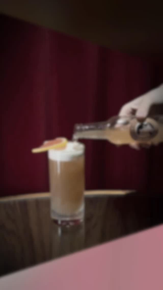 Dry January doesn’t mean boring drinks.
And it definitely doesn’t mean missing out. ✨
At LUDWIG BAR we’ve got a whole selection of cocktails that work perfectly without alcohol – same flavour, same vibe, zero pressure.
Whether you’re doing Dry January or just feel like skipping the alcohol tonight:
we got you covered.
See you at the bar 🖤✨🍸
#dryjanuary #cocktailbar #cocktailbarvienna #barsvienna #viennadrinks