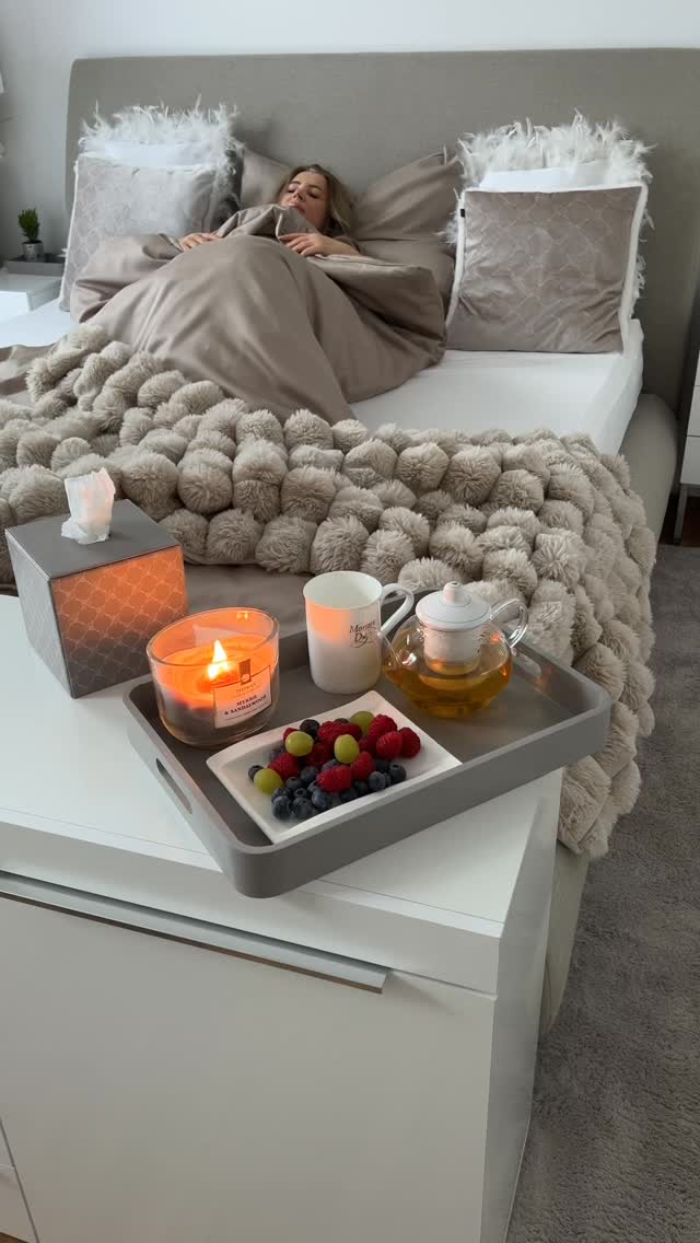 Jeder Morgen ist ein Geschenk des Lebens.❤️❤️❤️
Ein sanfter Neubeginn, der dich daran erinnert, dass du geführt bist und dass alles möglich ist‼️
Du trägst die Kraft in dir, diesen Tag bewusst zu gestalten und deinem Leben Richtung zu geben. 🍀🍀🍀🍀🍀
Jeder neue Tag öffnet Türen.
Manchmal leise, manchmal kaum sichtbar, doch jeder kleine Schritt bringt dich näher zu dem, was deine Seele sich wünscht. 💫🌟💫✨
Es sind nicht die großen Veränderungen,
sondern die liebevollen Entscheidungen im Kleinen, die dein Leben wandeln.
Verschwende deine Tage nicht.
Nähre deine Träume, ehre deine Ziele
und vertraue deinem Weg.
Das Glück ist kein Zufall.🍀🍀🍀
Es lebt in dir und liegt in deinen Händen 💖❤️🥰💖😘
#beauty #happyness #hautstraffung #cellulite