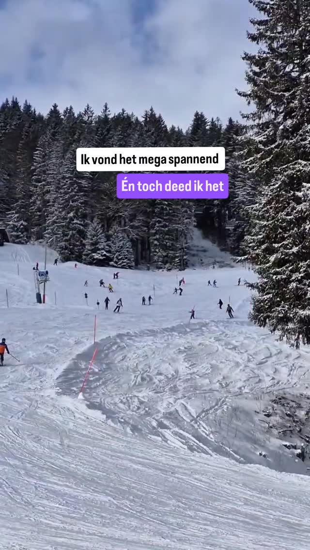 Moet je dingen niet doen omdat je angst voelt?
Of omdat je het heel spannend vindt?
Lang heb ik zo geleefd.
Weg van angst blijven & doemscenario's mijn leven laten leiden.
De afgelopen dagen mocht ik de andere kant ervaren.
Het was heel spannend én leuk om uit mijn comfortzone te stappen.
En hoe tof dat ik met mijn zoon kon skiën in deze mooie omgeving?! ⛷️🏔
Wat is voor jou een moment waarop je toch gaat, ook al is het retespannend? Laat het me weten in de comments! 👇🏻
