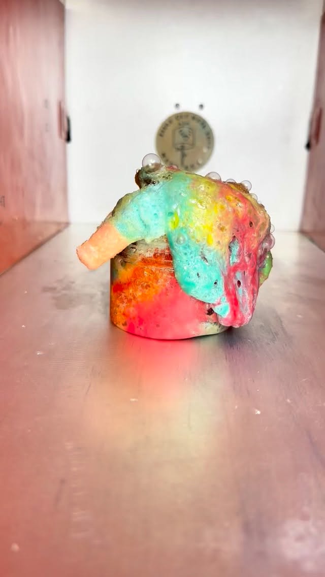 Would you try this???
Grab your own freeze dried treats by going to our bio!
#candy #treats #experiment