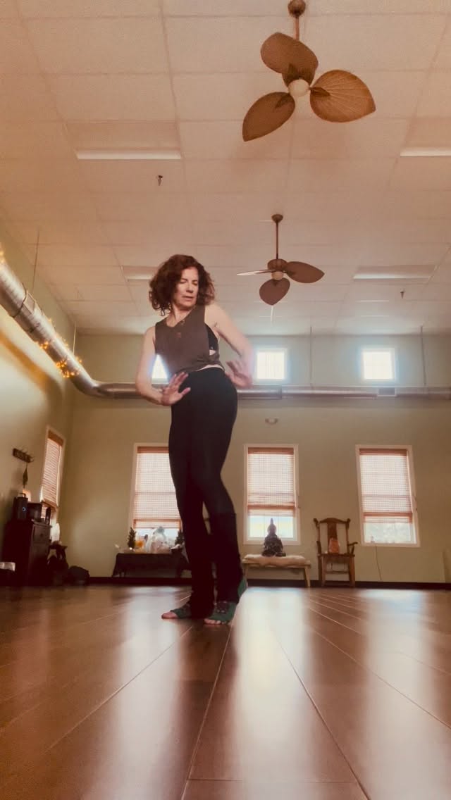 Side Hustle 2026.
Music: “Sideways” by Gordo and Drake
#dance #dancechallenge #danceteacher #dancer #contemporarydance