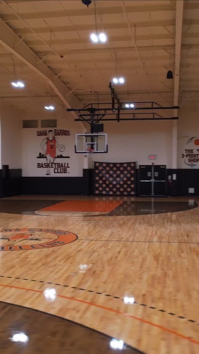 🏀 Thank you to @NBA & @Celtics legend Dana Barros - what an experience working with the entire DB Basketball Club organization in Stoughton today to collaborate on creating content for the upcoming #website launch. 🔥
Spent the day capturing drone video and photography of @danabarros3 and the absolutely ELITE @danabarrosbasketball training facilities.
🏀 What Dana Barros and his team are doing right here in the Boston area for the next generation of basketball players from across the country is unprecedented. It was an honor to be a part, can’t wait to launch the site!