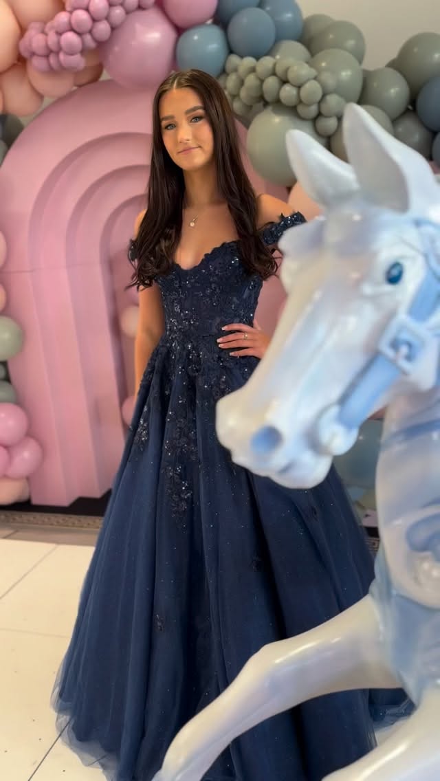 TEMPY - you absolute beauty!! This dress suits every size and can be ordered from 000-26!
#rubyprom #prom #ballgown #prom2026 #bestdressed