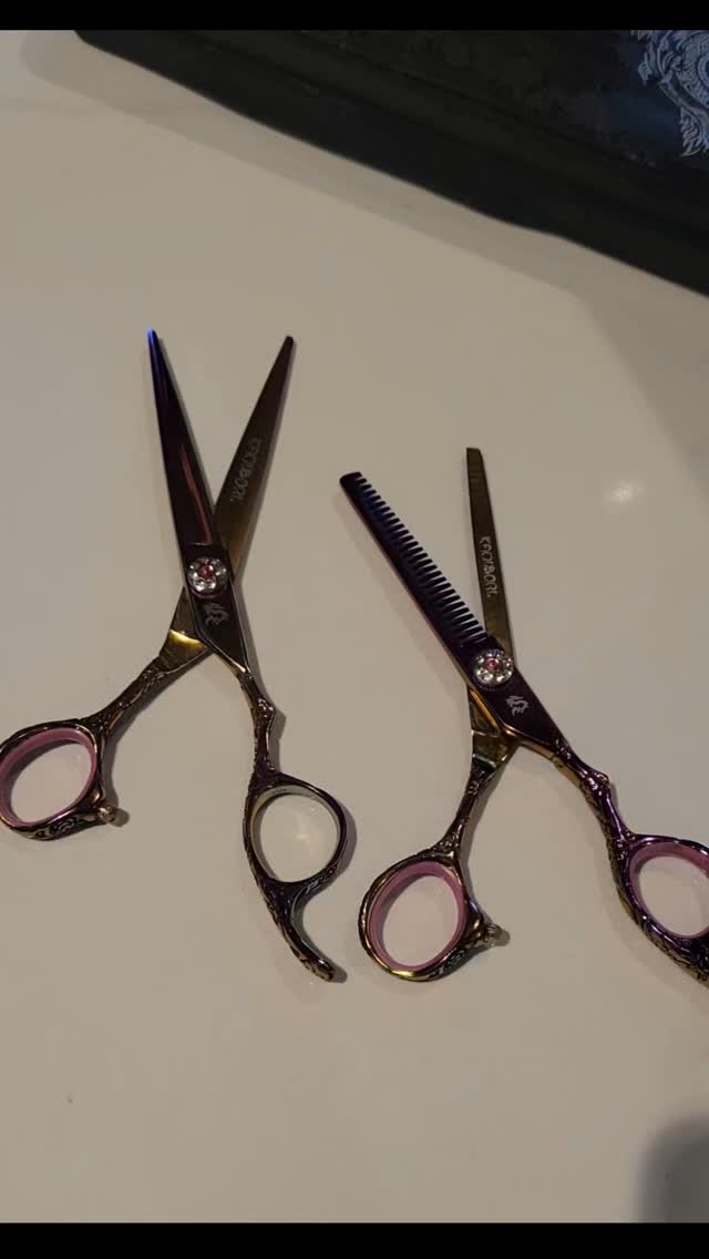 I'm glad @heymangomint sends us our stats. It's pretty motivating to see what you have accomplished in a year and helps you determine where you want to set the bar moving forward.
I'm not one to talk about myself much, but im happy with 2025 - I started at Shampoo Society in October 2024 with ZERO clients. I was scared, it was a big chance to take, but something just told me that it was the right decision for me.
I want to see what is possible with more intention and strategy moving forward.
A great team and great leadership motivates and inspires you. If you're not in an environment like that, then find one or create one.
#teammeeting #salonandwellness #bespokehairexperience #growthmindset #greatleadership