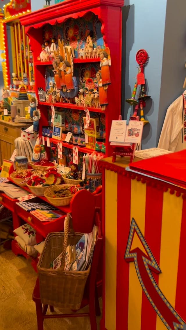 SALE still on…in the Bungay shop and online ( see link in bio).
And continuing the disco theme to get us through dreary old January.
But get those bargains soon as saley stuff will only be available for another week or so.
Then FuzzypegFolk will be getting all loved up ready for that day we all try to forget ❤️
Sorry if this reel made you feel seasick
#salestuff #bungaysales #salechristmas #valentinedayiscoming #seasick