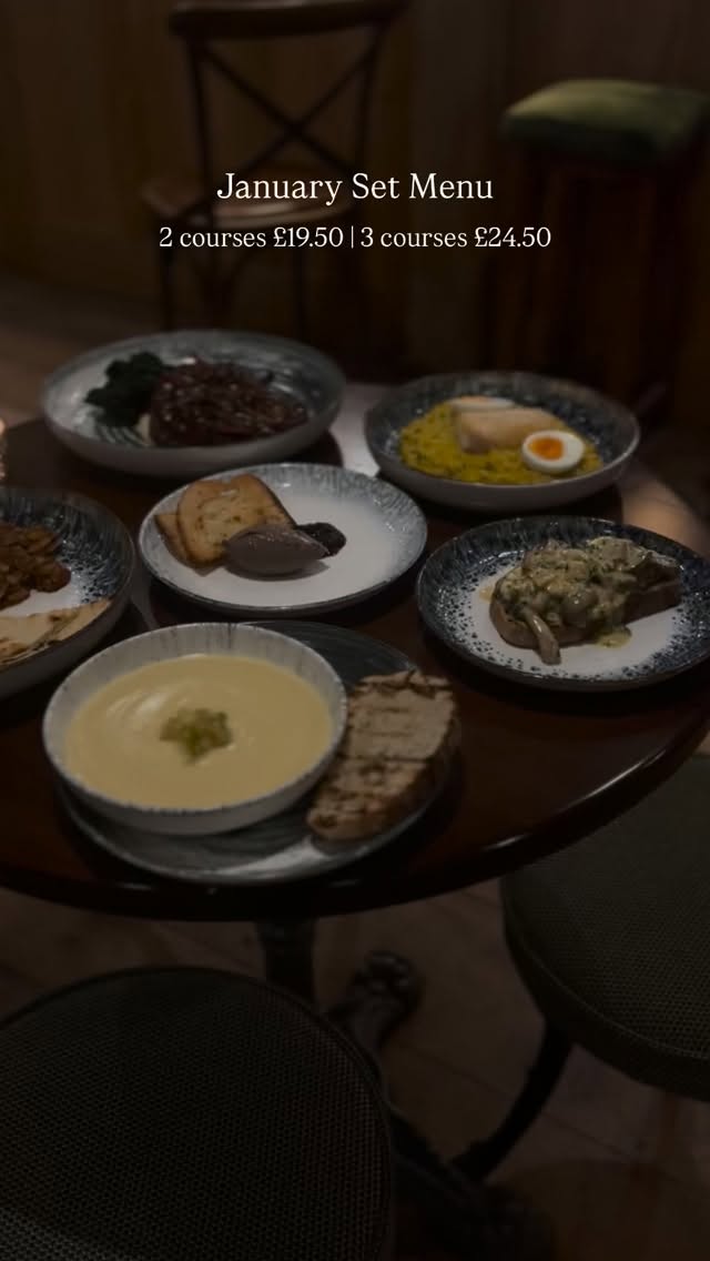 Available Monday–Thursday and Friday lunches throughout January, our set menu has familiar favourites with modern twists.
To take a look at the full menu or make a reservation with us, tap the link in our bio
#wintermenu #pubsetmenu #winterdishes #winteratthepub #theredlioneastbergholt