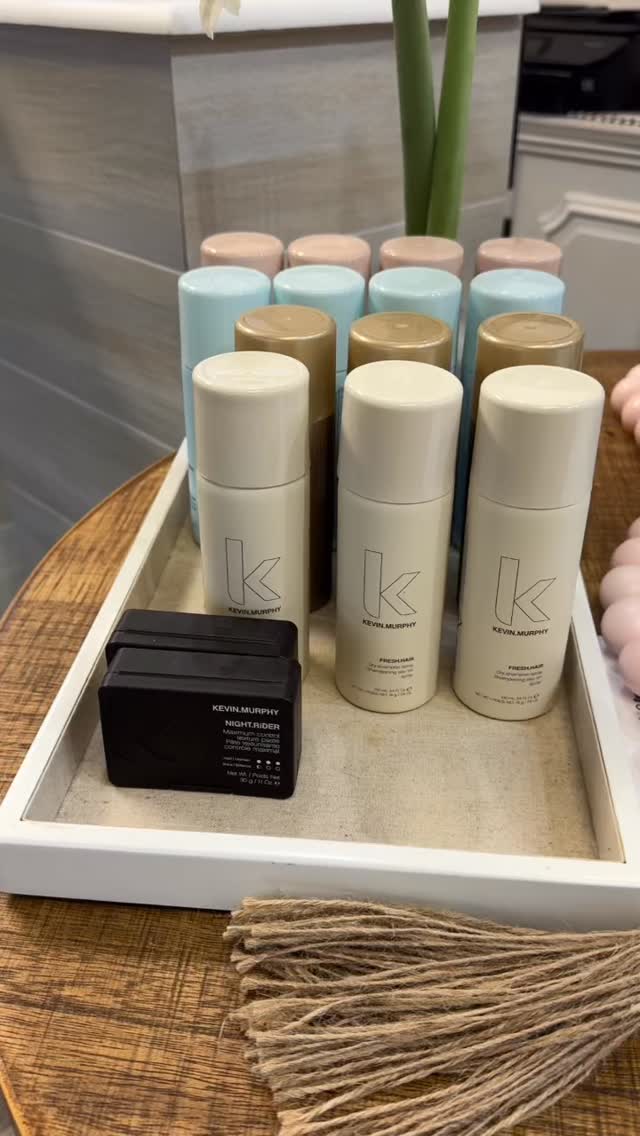 How cute are these KM mini’s?! 😍😍😍
#westchester #wcsalon #lovekm #kevinmurphy #kmhair