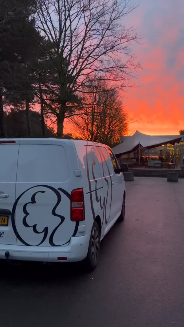 Alle platformen bij @klimparkdemosten vervangen. Een grote improvement naar Robinia hardhout balken.
En dit keer het filmpje door @joost.vanveen 💪🏻