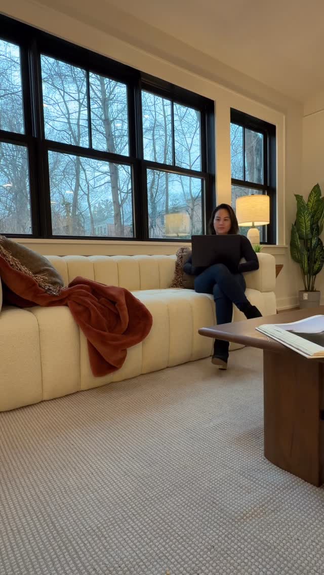 Home isn’t just where you live. It’s how you feel ✨
📍5921 Chesterbrook Rd, Mclean, VA 22101
Listed by @econroyva @colleen.adsit.stoltz @hbc_serhant @hbc_serhant @serhantvirginia
💌 DM me for your private showing
🩷 @katmassetti, your Northern Virginia real estate professional concierge