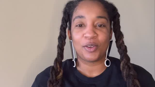 Keeping it simple and consistent ✨ Here’s a grounding home session to help you settle your nervous system and feel a little more rooted as we move into the week ahead. Come as you are.
#GroundingPractice #NervousSystemSupport #WeeklyGrounding #MindBodyConnection #SelfRegulation
▶️ Follow + subscribe on YouTube: @PsychSocial.thecentering