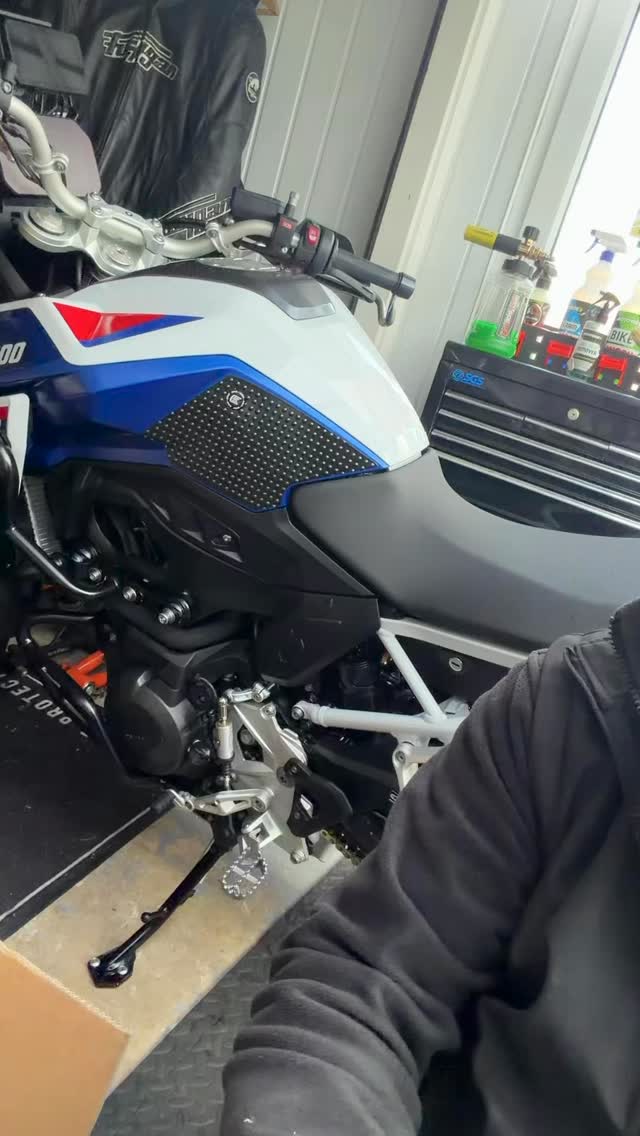 One out and one in! We finished the F900GS off and now onto an awesome unique looking BMW R1300GSA with these M-Sport graphics! Time@to strip it down and complete a nice big install!