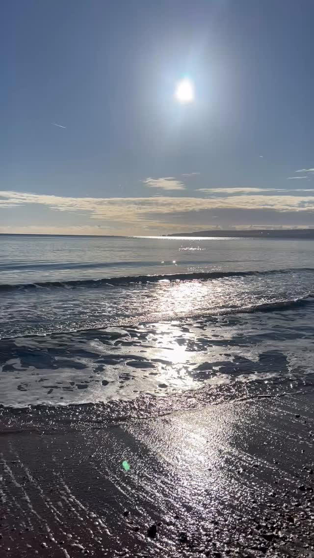 #New year
I love the sea as it allows me to reflect, process and let go of things that no longer serve my highest good✨
What are you letting go of this year?
I am letting go of the destination and embracing the journey 🌟