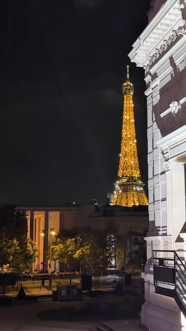 40 secondes pour résumer une année intense 🎬
Du terrain,
des recos express,
des idées devenues expériences,
des défis relevés ensemble.
Mais surtout des souvenirs,
des fous rires,
et des une équipe plus soudée que jamais.
Merci à nos clients et partenaires pour leur confiance.
La suite arrive très vite 🚀
#evenementiel #eventagency #eventlife #agenceevenementielle
#behindthescenes #coulisses #teamwork #creativeagency
#experience #production #recap2025 #workhardplayhard