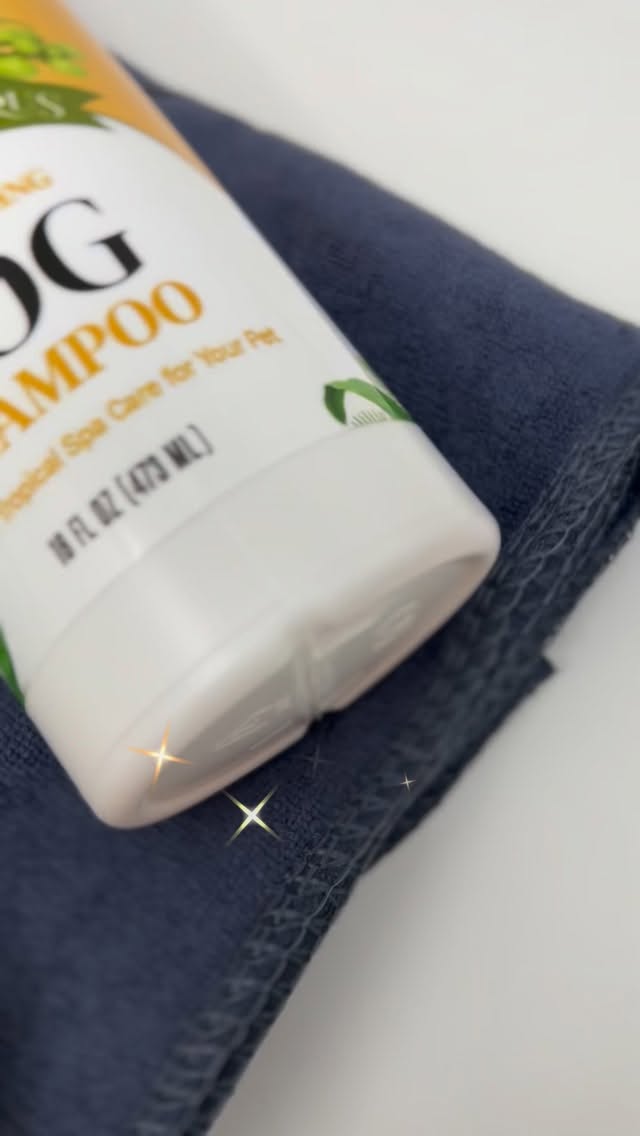 #NewYearNewFur 🐾✨
Make it your New Year’s resolution to keep your pup clean and well-groomed with our Halli Dog Grooming Bundle! 🎉
This all-in-one bundle includes everything you need to pamper your furry friend:
🛁Our Halli Dog Shampoo for a fresh coat,
🫧Pet Ear Cleaner for healthy ears,
🛁Paw Balm for protected paws,
🫧Microfiber pet Towel for quick drying, and a
🛁Shampoo Brush for that extra spa-like touch.
Start the year with a commitment to your pet’s health and happiness. Are you ready to see your pup shine? Order your grooming bundle online at www.hallipetcare.com. Link in Bio!
#HalliPetcare #PetCareResolution #GroomingGoals #HappyHealthyPets #FurryFreshStart #LoveYourPet #plantbasedpetcare