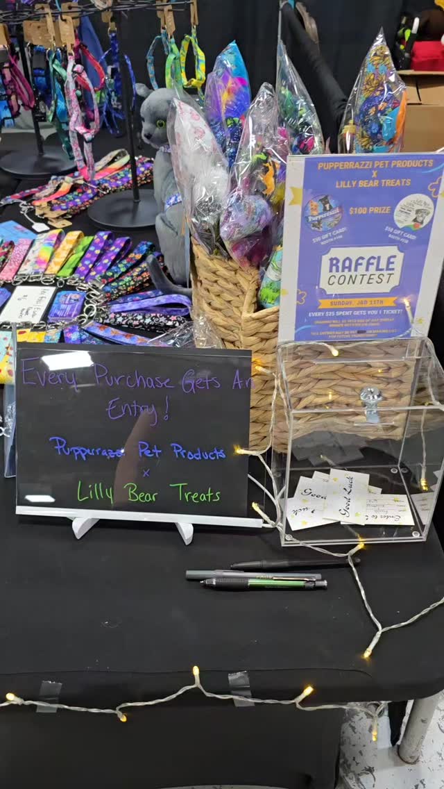 Day #2 at @superpetexpo
Let's gooo!!
#vending #superpetexpo #smallbusiness #dogcollar