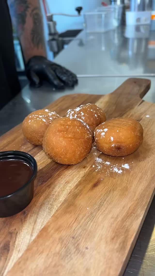 New specials are ready to go and get in here cause these fan favorites won’t last long!
🔥Double Patty Melt
🔥Fried Pickles pickles 🥒
🔥Cookie Butter Beignets 🍪