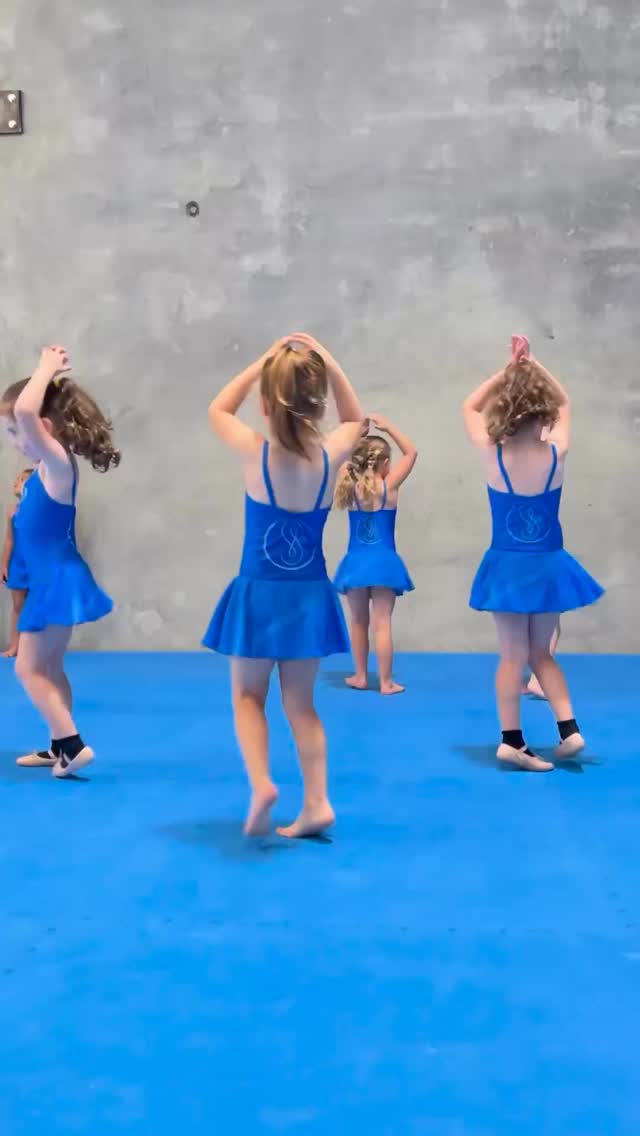 Watch your Tiny Tots blossom with Tiny Tots Ballet Jazz or Tiny Tots Acro Circus!
Our fun classes are great for developing skills, building friendships, sharing smiles, and growing confidence.
Join Stars Performing Arts Academy where every little step is a big leap! Ready to see your little one shine? Enroll Now ✨
#StarsGriffith #griffithnsw #griffith #dance