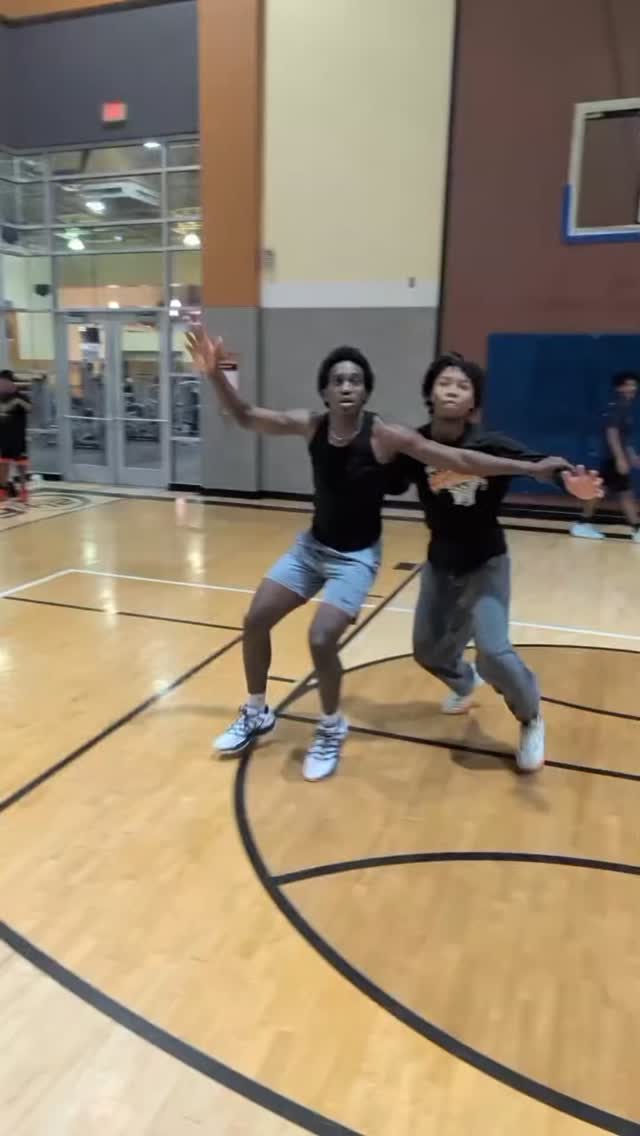 One hour a day can change your game forever. ⏱️
#HoopersOnly #DailyGrind #BasketballJourney #youthathletes