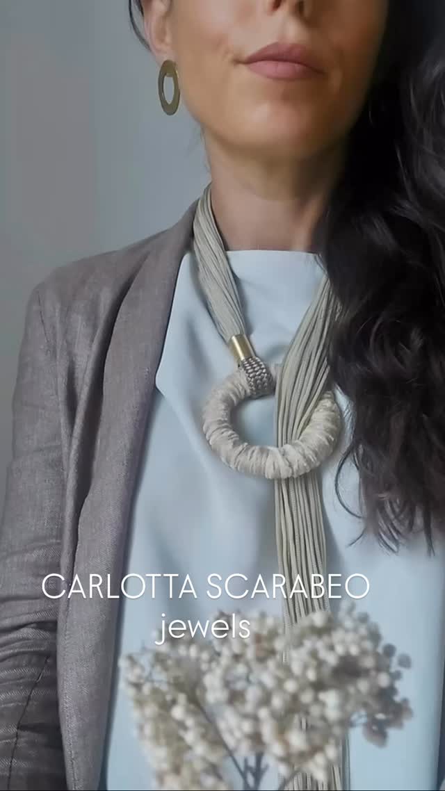 I like to describe my creations as flexible and versatile.
Each piece of jewelry is dynamic: it takes on different shapes and, sometimes, different functions.
There are countless combinations, and I like to give those who wear my accessories the opportunity to have fun discovering new ones and adapting the same piece of jewelry to completely different looks.
Although they are often voluminous, my accessories are light, soft, and easy to wear.
I embrace the ideas of sustainability and upcycling and apply them to my production: scraps of recovered fabric become unique, entirely hand-sewn jewelry boxes.
Buy Carlotta jewelry for your store on 👉TRADEprive. #jewelrydesigner #madeinitaly #necklace #collanefatteamano #collaneartigianali #gioielliartigianali #gioiellifattiamano❤️ #gioiellicontemporanei #colliertendance #colliersfemme