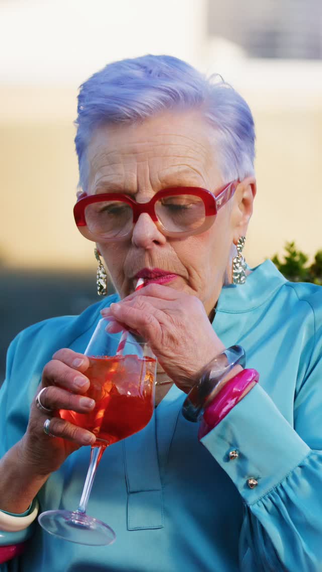 Art Director & Creative Lead for Crown’s national Summer Festive Campaign - from concept to final execution.
Get Festive ✨🥂
Production: @tomboyau
Photography/videography: @hughdaviesphoto @ben.morgs
Styling: @thestylemiro
HMU: @katbardsley_