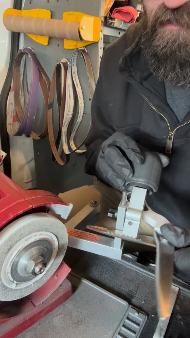 We went out to @buildingbok and sharpened some scissors for @tailoredcollectivephl this morning. Her pinking shears came out great with using our new Twice as Sharp system. Super happy with this machine so far!
