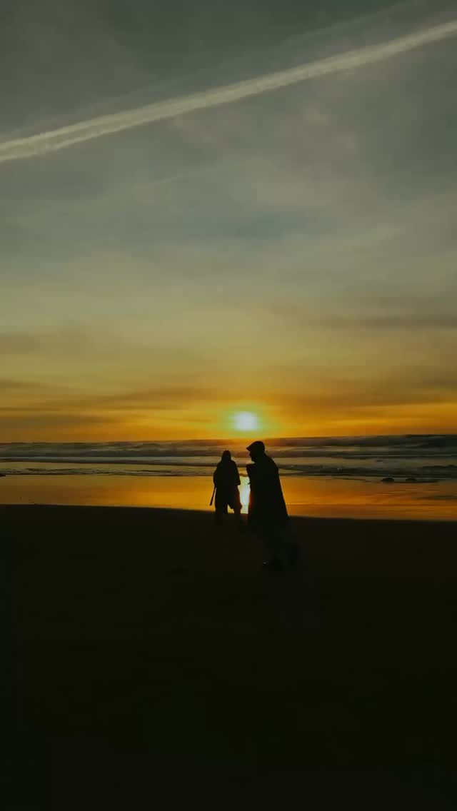 A little late, but straight from the heart 💛
What a year this has been — so many magical, touching and love-filled moments I was once again allowed to witness.
It all started with the masterclass by @maleyphoto in Lisbon, where I met so many beautiful souls and learned so much — not only on a technical level, but also about myself, my vision, what photography truly means to me and what I want my images to make people feel.
This was followed by countless beautiful weddings, elopements, after weddings and magical photo sessions from spring all the way to the end of the year ✨
My heart is full, and I am endlessly grateful for you — for everyone who trusts me, who allows me to be so close during the most important moments of their lives.
Because of you, I get to do what I love — with my whole heart 🤍
cinematic wedding photography
emotional storytelling
destination weddings europe
elopements in Switzerland
intimate weddings Tuscany
#cinematiclovestories
#destinationweddingphotographer
#elopementswitzerland
#swissweddingphotographer
#tuscanyweddingphotographer
#intimateweddings
#authenticlovemag